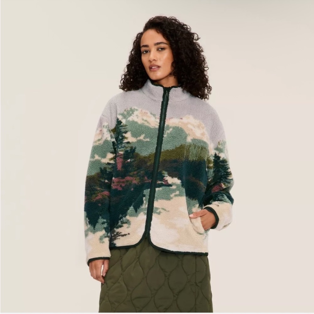 NWT Women's Scenic Teddy Jacket in Green and Cream